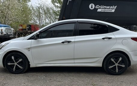 Hyundai Solaris II рестайлинг, 2014 год, 700 000 рублей, 3 фотография
