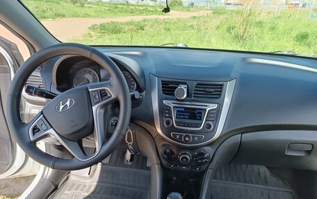 Hyundai Solaris II рестайлинг, 2014 год, 1 100 000 рублей, 14 фотография