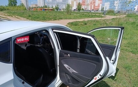 Hyundai Solaris II рестайлинг, 2014 год, 1 100 000 рублей, 13 фотография
