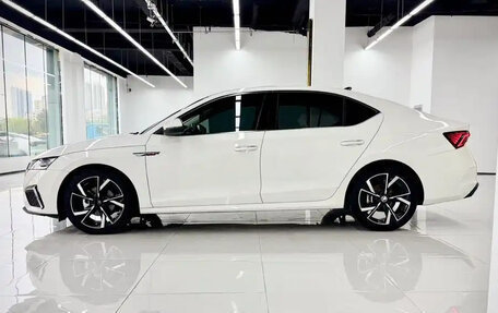 Skoda Octavia IV, 2022 год, 1 690 000 рублей, 4 фотография