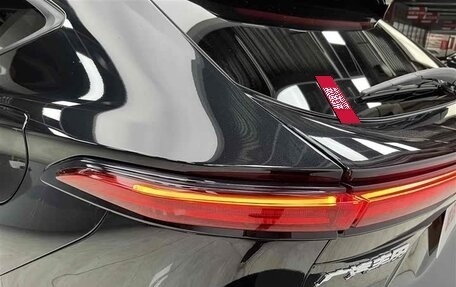 Toyota Venza, 2022 год, 3 600 000 рублей, 11 фотография
