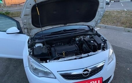 Opel Astra J, 2010 год, 740 000 рублей, 2 фотография