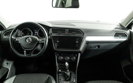 Volkswagen Tiguan II, 2020 год, 2 139 700 рублей, 13 фотография