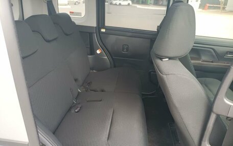 Toyota Roomy I, 2019 год, 1 420 000 рублей, 12 фотография