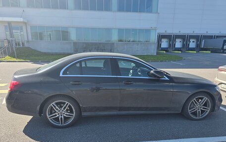 Mercedes-Benz E-Класс, 2019 год, 3 400 000 рублей, 6 фотография