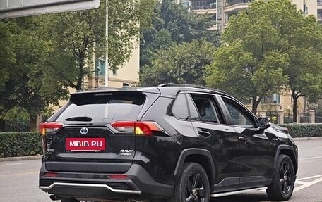 Toyota RAV4, 2021 год, 2 230 000 рублей, 5 фотография