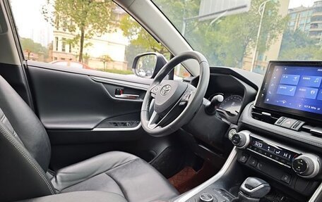 Toyota RAV4, 2021 год, 2 230 000 рублей, 8 фотография