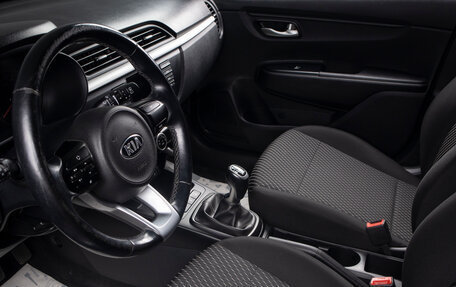 KIA Rio IV, 2018 год, 1 299 000 рублей, 16 фотография