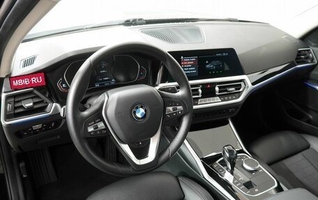 BMW 3 серия, 2021 год, 3 240 000 рублей, 12 фотография