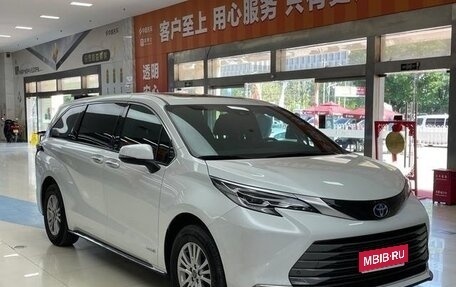 Toyota Sienna, 2022 год, 3 600 334 рублей, 1 фотография