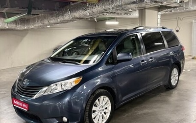 Toyota Sienna III, 2014 год, 2 300 000 рублей, 1 фотография