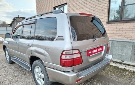 Toyota Land Cruiser 100 рестайлинг 2, 2005 год, 2 800 000 рублей, 5 фотография