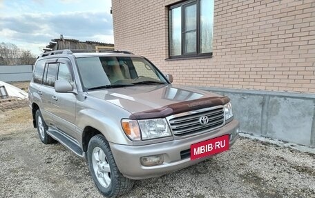 Toyota Land Cruiser 100 рестайлинг 2, 2005 год, 2 800 000 рублей, 2 фотография