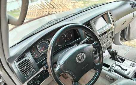 Toyota Land Cruiser 100 рестайлинг 2, 2005 год, 2 800 000 рублей, 9 фотография