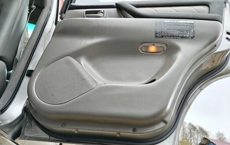 Toyota Land Cruiser 100 рестайлинг 2, 2005 год, 2 800 000 рублей, 14 фотография