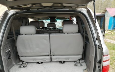 Toyota Land Cruiser 100 рестайлинг 2, 2005 год, 2 800 000 рублей, 20 фотография