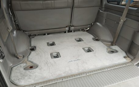 Toyota Land Cruiser 100 рестайлинг 2, 2005 год, 2 800 000 рублей, 26 фотография