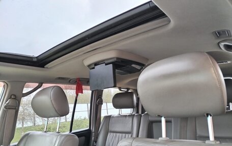 Toyota Land Cruiser 100 рестайлинг 2, 2005 год, 2 800 000 рублей, 31 фотография