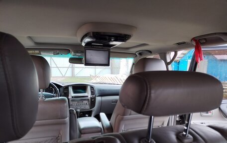 Toyota Land Cruiser 100 рестайлинг 2, 2005 год, 2 800 000 рублей, 30 фотография