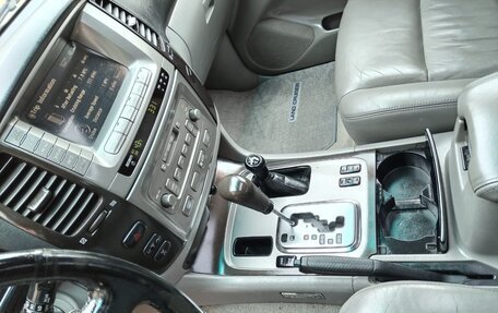 Toyota Land Cruiser 100 рестайлинг 2, 2005 год, 2 800 000 рублей, 28 фотография