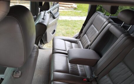 Toyota Land Cruiser 100 рестайлинг 2, 2005 год, 2 800 000 рублей, 35 фотография