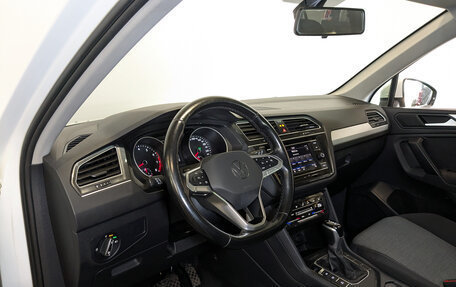Volkswagen Tiguan II, 2021 год, 1 870 000 рублей, 15 фотография