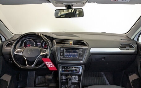 Volkswagen Tiguan II, 2021 год, 1 870 000 рублей, 13 фотография