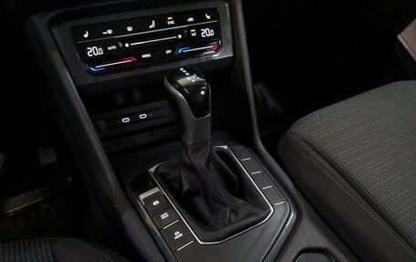 Volkswagen Tiguan II, 2021 год, 1 870 000 рублей, 27 фотография
