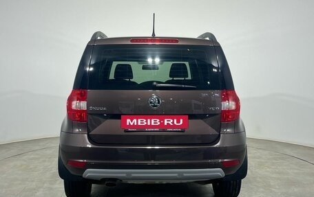 Skoda Yeti I рестайлинг, 2015 год, 1 159 000 рублей, 3 фотография