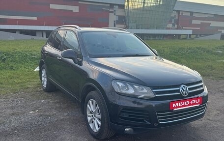 Volkswagen Touareg III, 2013 год, 1 990 000 рублей, 2 фотография