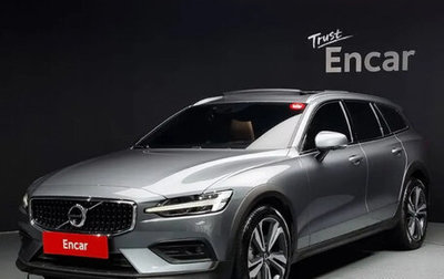 Volvo V60 Cross Country II, 2021 год, 3 490 000 рублей, 1 фотография