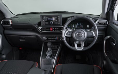 Toyota Raize I, 2019 год, 1 689 000 рублей, 6 фотография