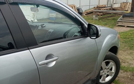 Mitsubishi Outlander III рестайлинг 3, 2010 год, 1 700 000 рублей, 6 фотография