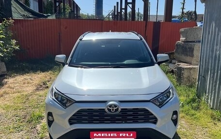 Toyota RAV4, 2021 год, 4 200 000 рублей, 2 фотография