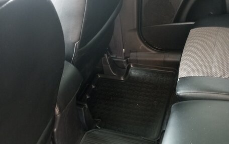 Mitsubishi Outlander III рестайлинг 3, 2010 год, 1 700 000 рублей, 12 фотография