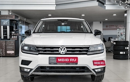 Volkswagen Tiguan II, 2019 год, 2 290 000 рублей, 2 фотография