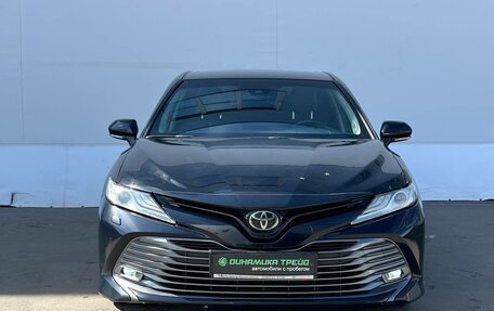 Toyota Camry, 2019 год, 3 030 000 рублей, 2 фотография
