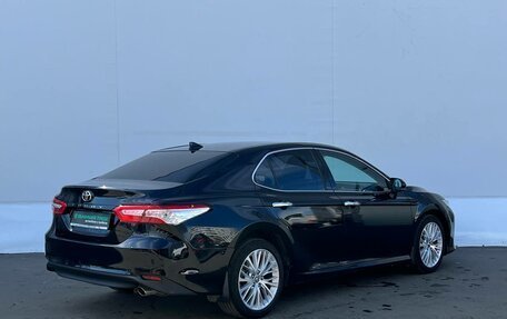 Toyota Camry, 2019 год, 3 030 000 рублей, 8 фотография