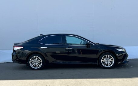 Toyota Camry, 2019 год, 3 030 000 рублей, 4 фотография