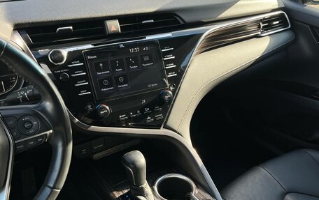 Toyota Camry, 2019 год, 3 030 000 рублей, 22 фотография