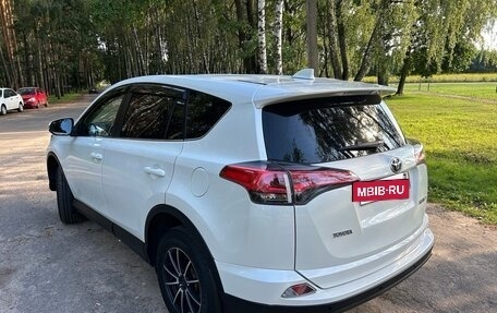 Toyota RAV4, 2017 год, 2 295 000 рублей, 5 фотография