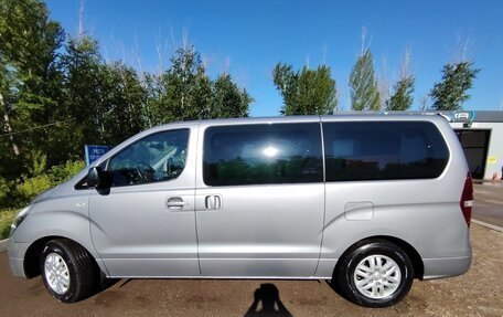 Hyundai Grand Starex Grand Starex I рестайлинг 2, 2017 год, 2 400 000 рублей, 2 фотография