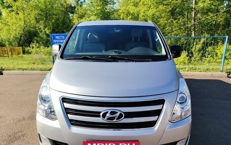 Hyundai Grand Starex Grand Starex I рестайлинг 2, 2017 год, 2 400 000 рублей, 4 фотография