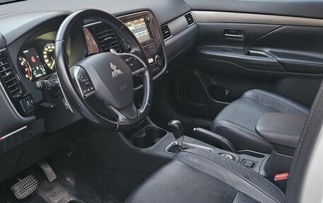 Mitsubishi Outlander III рестайлинг 3, 2013 год, 1 780 000 рублей, 3 фотография