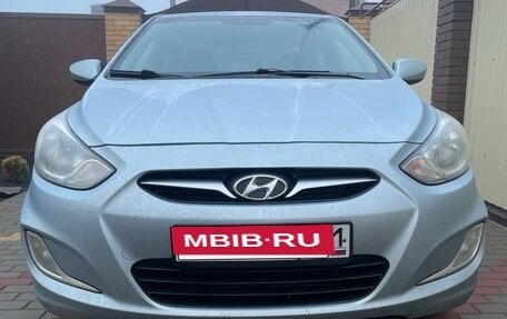Hyundai Solaris II рестайлинг, 2012 год, 850 000 рублей, 2 фотография