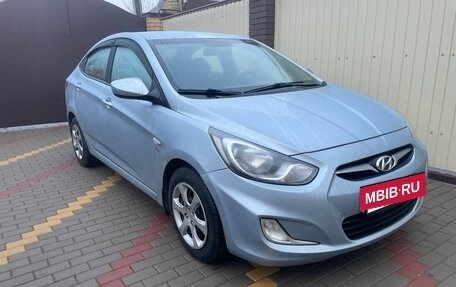 Hyundai Solaris II рестайлинг, 2012 год, 850 000 рублей, 4 фотография