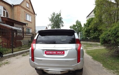 Mitsubishi Pajero Sport III рестайлинг, 2018 год, 2 750 000 рублей, 6 фотография