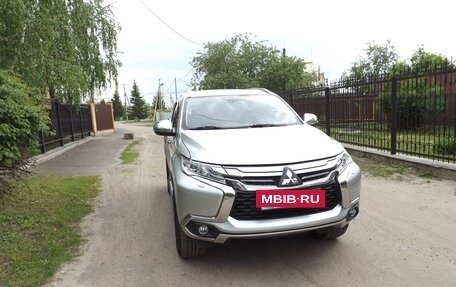 Mitsubishi Pajero Sport III рестайлинг, 2018 год, 2 750 000 рублей, 2 фотография