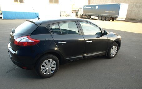 Renault Megane III, 2011 год, 800 000 рублей, 2 фотография