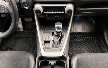 Toyota RAV4, 2020 год, 3 600 000 рублей, 10 фотография
